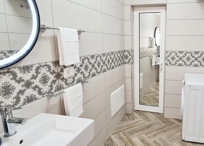 Apartment 2v1 - Blloku Zy Tirana